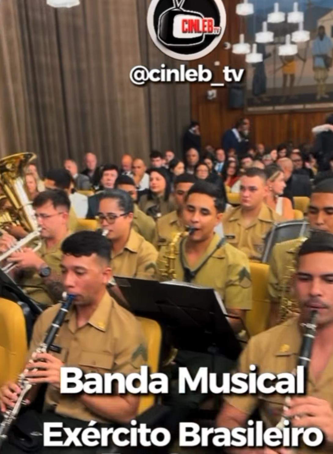 Banda Sinfonica do Exercito Brasileiro executando o Hino Nacional
